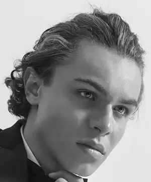 Slicked-Back Curls