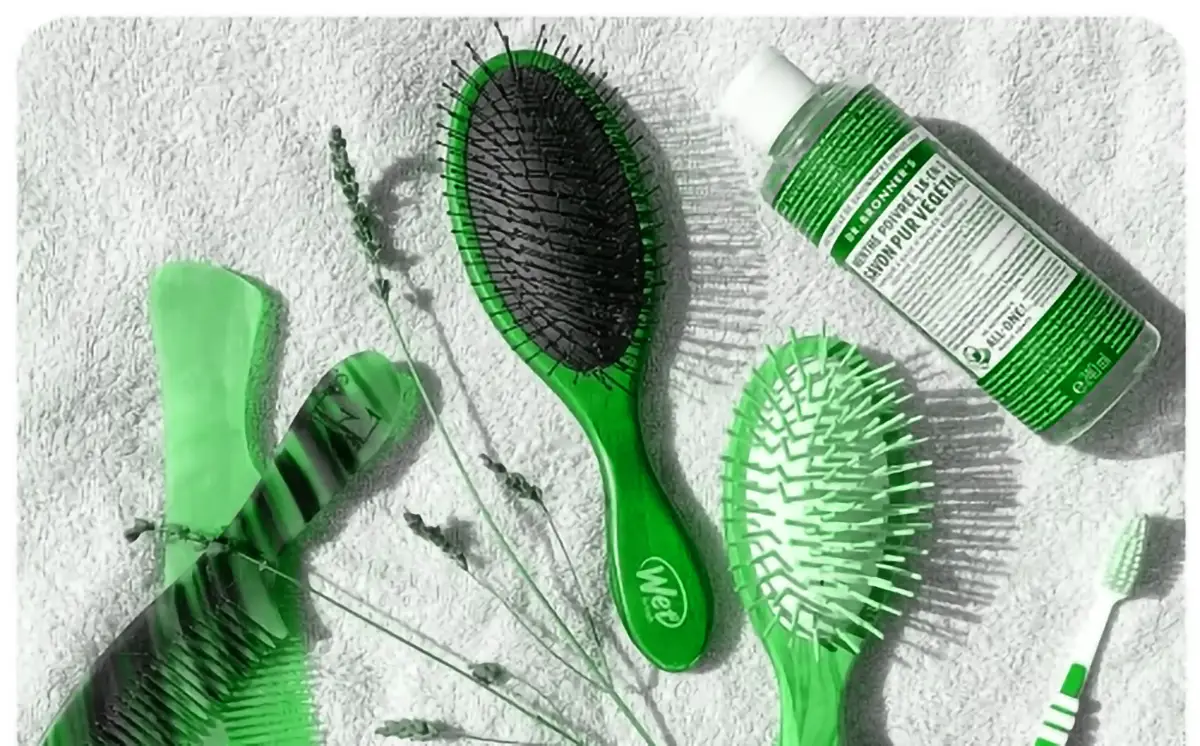 How to Clean Your Hairbrush